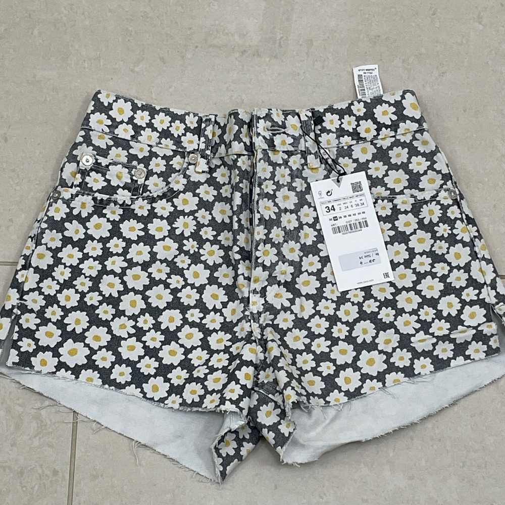 Zara Gray Floral Jean Shorts
